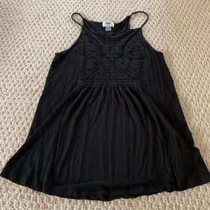 Black embroidery tank top
